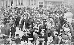 Decorated-Car-Parade-Warrior-Square.-1907.